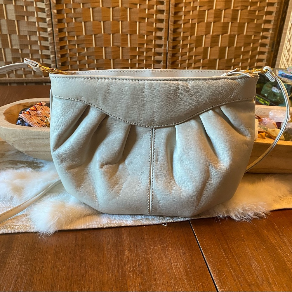 Elegant Cream Vintage Shoulder Bag
